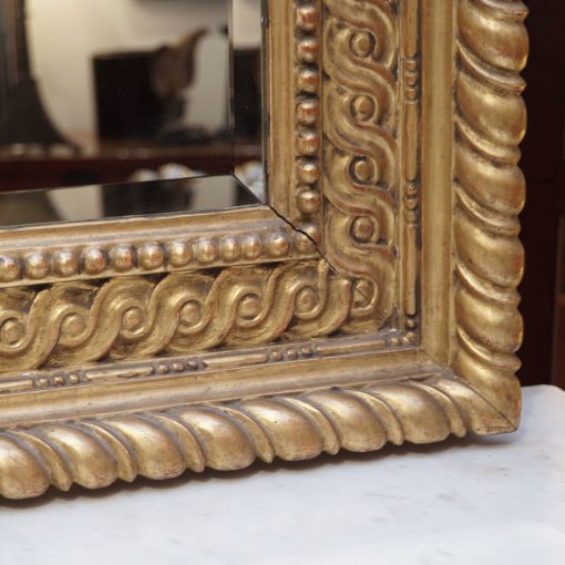 cassetta style mirror corner