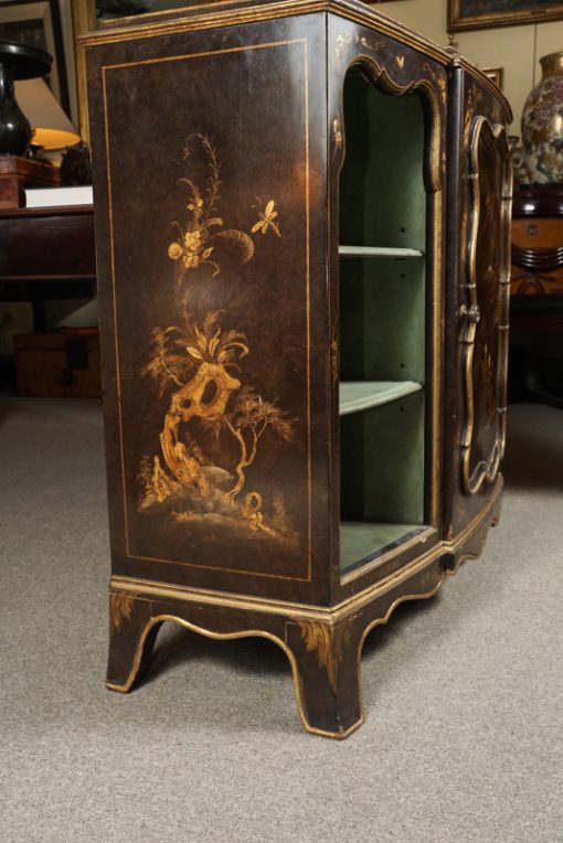 Chinoiserie cabinet side detail